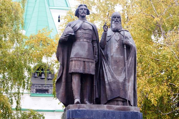 памятник Юрию Всеволодовичу в нижнем